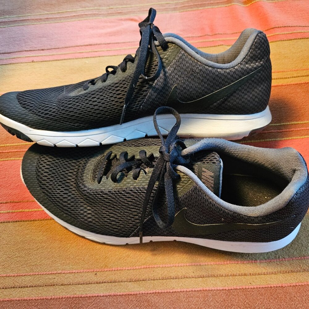 Excellent Condition!!! Nike Flex Experience RN 6  Mens Size 12